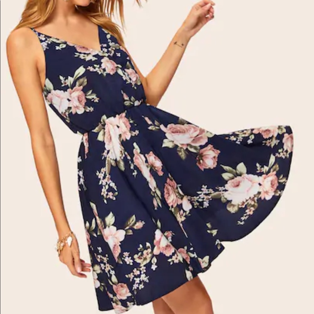HP! Adorable NWT navy blue floral dress